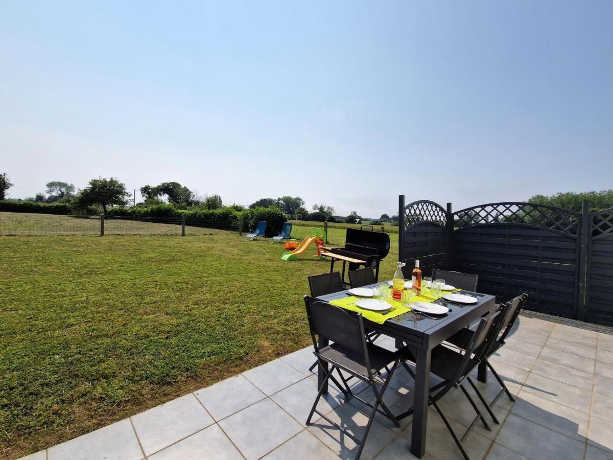 Cottage, Plevenon ภายนอก รูปภาพ